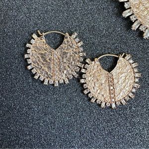 Maya “dappled light” traditional